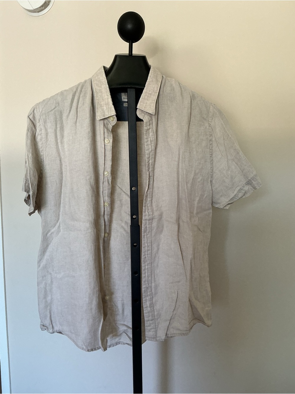Stitch Note Men's Short Sleeve Button-Down Shirt in Light Beige